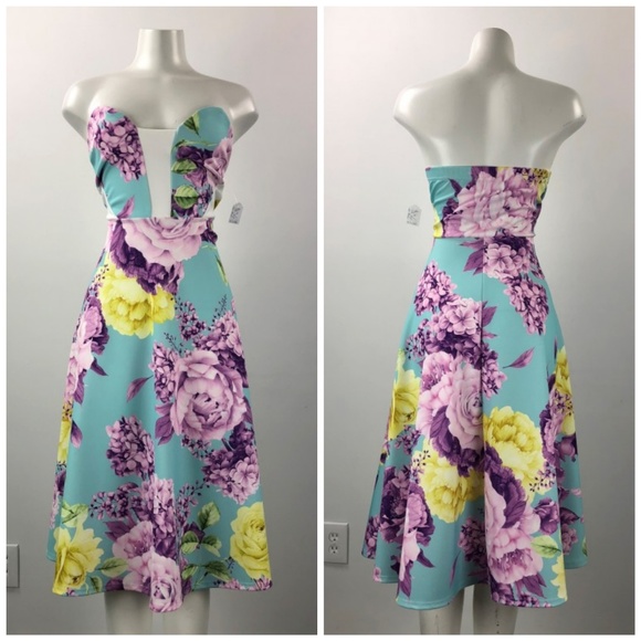 Boohoo Dresses & Skirts - Boohoo Floral Print Strapless Dress Size M